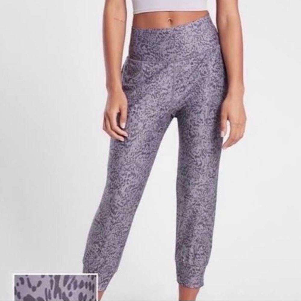 Rare Athleta Salutation Tempest Violet Printed Purple Crop Jogger Pant M Petite